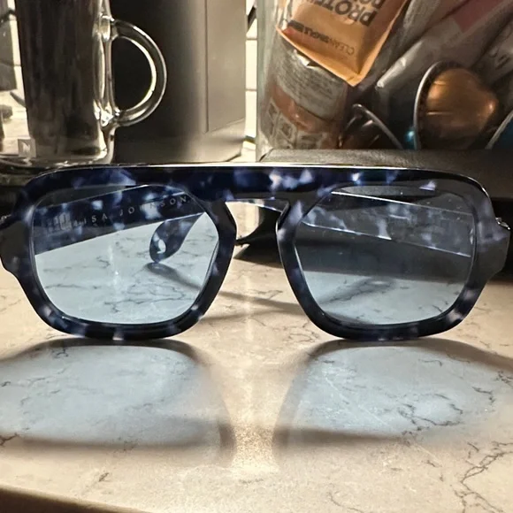 Elisa Johnson Blue Tortoise Shell Sunglasses - Picture 1 of 6